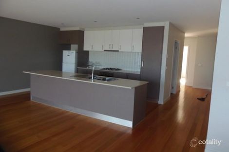 Property photo of 17 Garretty Road Caroline Springs VIC 3023