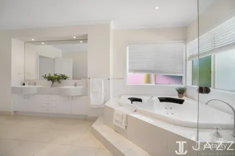Property photo of 38 Copeland Crescent Point Cook VIC 3030