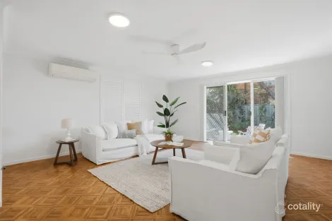 Property photo of 2/19 Ocean View Drive Wamberal NSW 2260