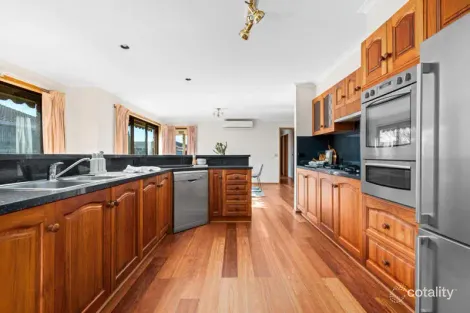 Property photo of 1 Alistar Place Warrnambool VIC 3280