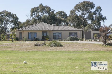 32 Shepherds Hut Rd, Langwarrin South, VIC 3911