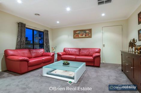 Property photo of 15 Fairways Boulevard Cranbourne North VIC 3977