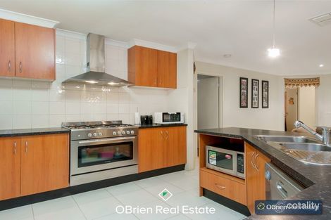 Property photo of 15 Fairways Boulevard Cranbourne North VIC 3977