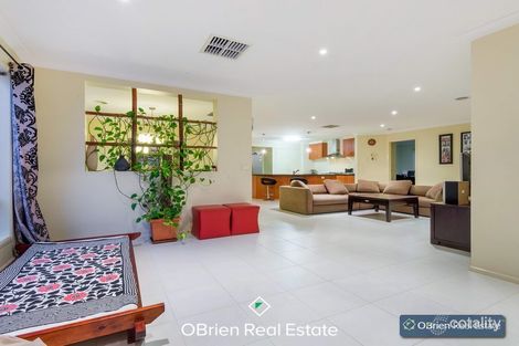 Property photo of 15 Fairways Boulevard Cranbourne North VIC 3977
