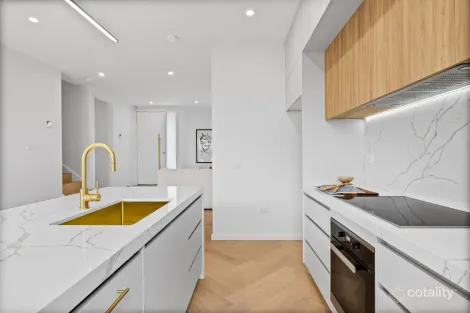 Property photo of 24 Peck Avenue Strathmore VIC 3041