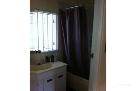 2 Blaxland St, Milton, QLD 4064