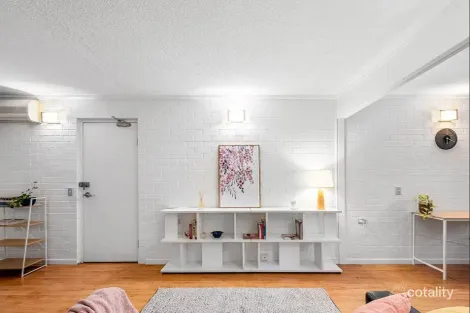 Property photo of 6/23 Quinton Street Kangaroo Point QLD 4169
