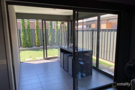 Property photo of 3 Cob Terrace Clyde North VIC 3978