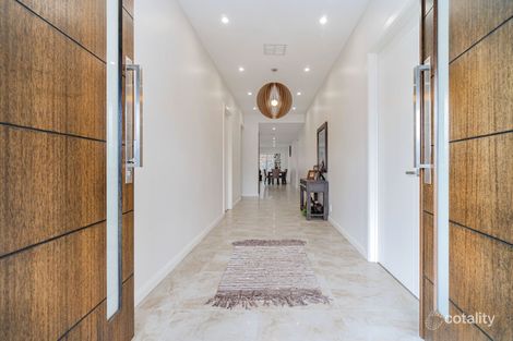 Property photo of 29 Banjolina Circuit Craigieburn VIC 3064