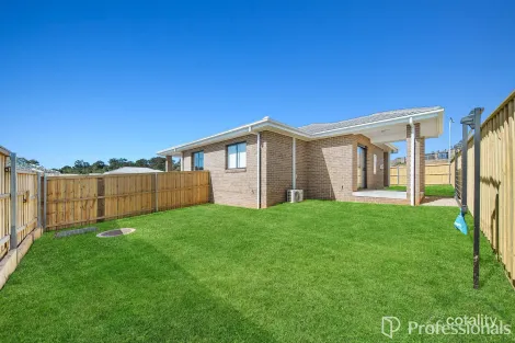 Property photo of 57 Biscay Circuit Menangle Park NSW 2563