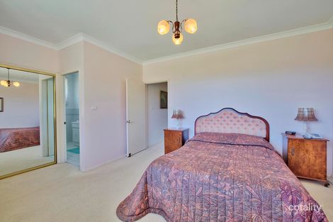 Property photo of 38 Hillside Drive Berkeley Vale NSW 2261