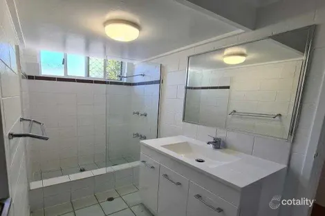 Property photo of 2/32 Carr Street Hermit Park QLD 4812