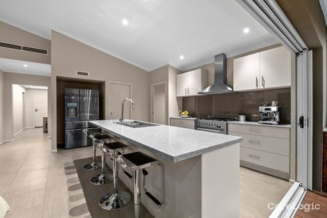 Property photo of 31 Chantenay Parade Cranbourne North VIC 3977