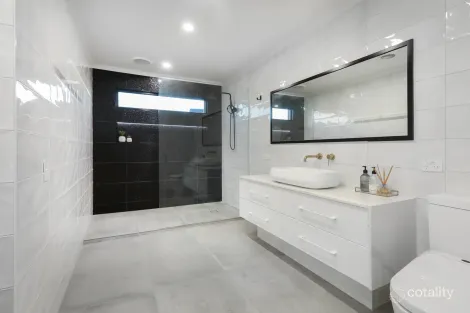 Property photo of 11 Cobblestone Drive Attwood VIC 3049