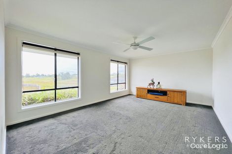 Property photo of 21 Riviera Court Lakes Entrance VIC 3909