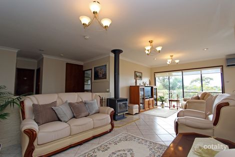 Property photo of 13 Ealing Crescent Fishing Point NSW 2283