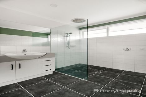 Property photo of 9/15-19 Eddys Grove Bentleigh VIC 3204