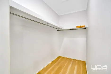 Property photo of 19 Mackellar Drive Roxburgh Park VIC 3064