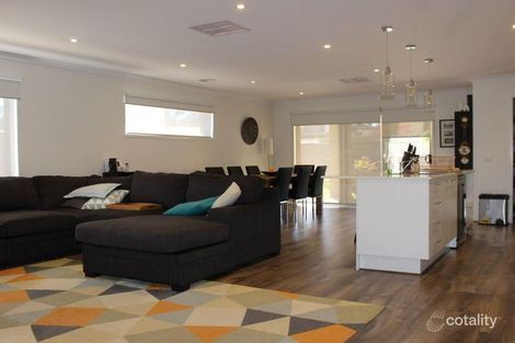 Property photo of 3 Quartz Place Golden Square VIC 3555