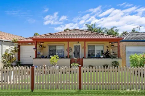 Property photo of 12 Raintree Terrace Wadalba NSW 2259