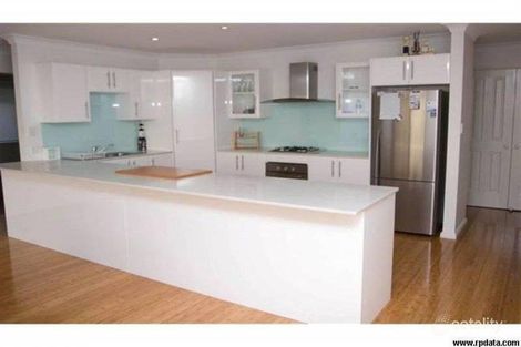 Property photo of 8 Leeward Close Woodrising NSW 2284