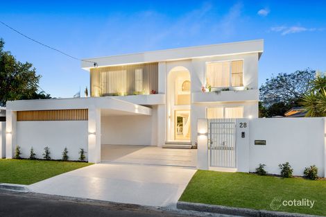 28 Naranga Ave, Broadbeach Waters, QLD 4218