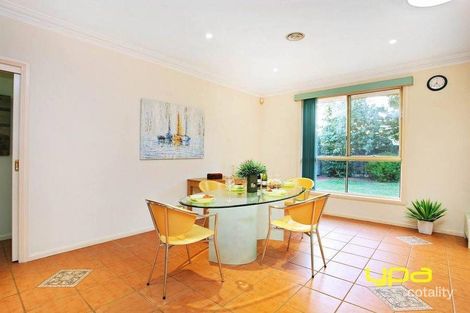 Property photo of 1 Strzelecki Court Taylors Lakes VIC 3038