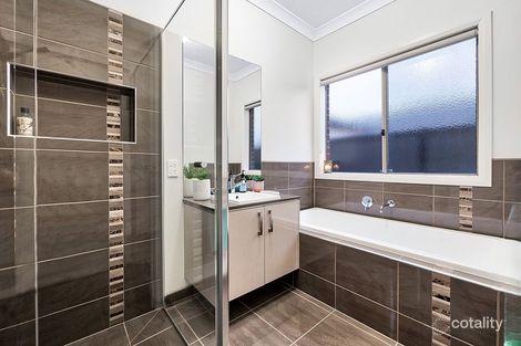 Property photo of 61 Burford Way Cranbourne North VIC 3977