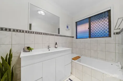 Property photo of 20 Everest Street Daisy Hill QLD 4127