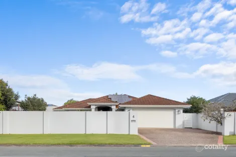 Property photo of 4 Rebholz Drive Benowa QLD 4217