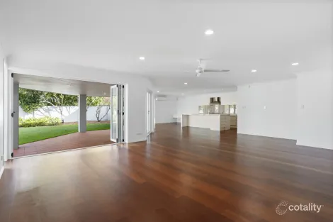 Property photo of 4 Rebholz Drive Benowa QLD 4217