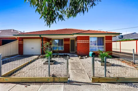 1/4 Nadur Ct, St Albans, VIC 3021