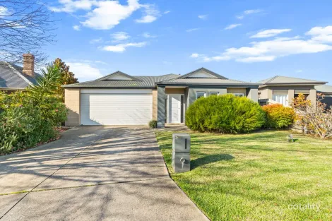 Property photo of 3A Dampier Close Traralgon VIC 3844