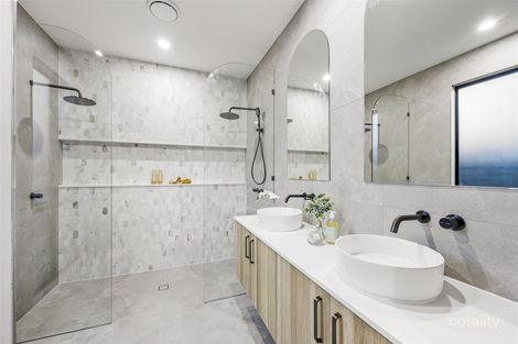 Property photo of 21 Brushbox Street Bahrs Scrub QLD 4207