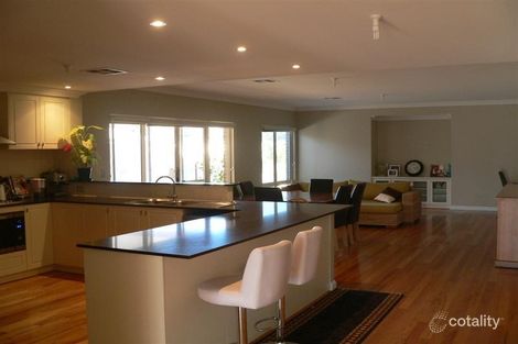 10 Tauman Loop, Guildford, WA 6055