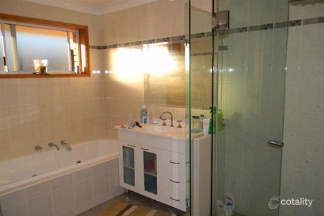 8 Mountain View Cres, West Pennant Hills, NSW 2125