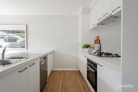 Property photo of 15 Grovedon Circuit Donnybrook VIC 3064