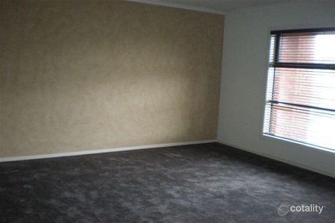 Property photo of 17 Tenterfield Drive Narre Warren South VIC 3805
