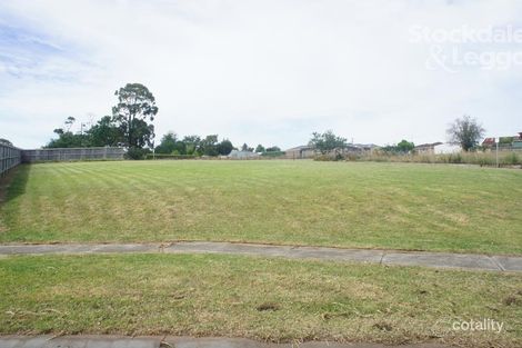 24 Montague Ave, Drouin, VIC 3818