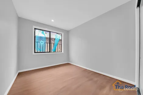 Property photo of 14 Rohab Crescent Mount Cottrell VIC 3024