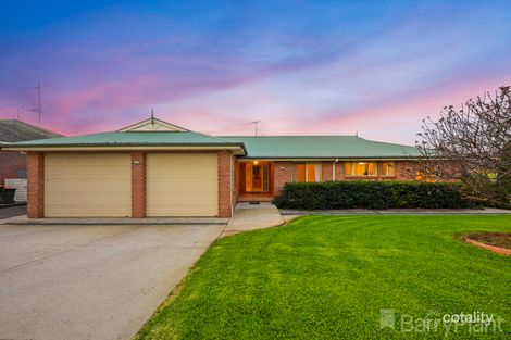 Property photo of 2 Pryor Road Drouin VIC 3818