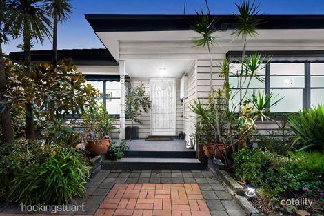 Property photo of 17 Nepean Highway Elsternwick VIC 3185