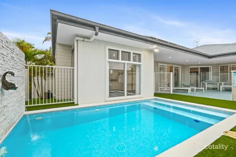 27 Manly Pde, The Entrance North, NSW 2261