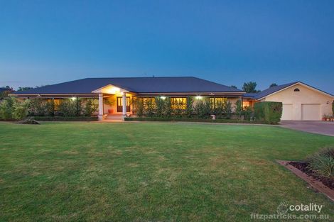 4 Evangelist Ave, Lake Albert, NSW 2650