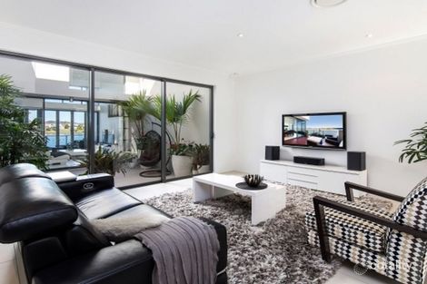 Property photo of 3/9 Moores Crescent Varsity Lakes QLD 4227