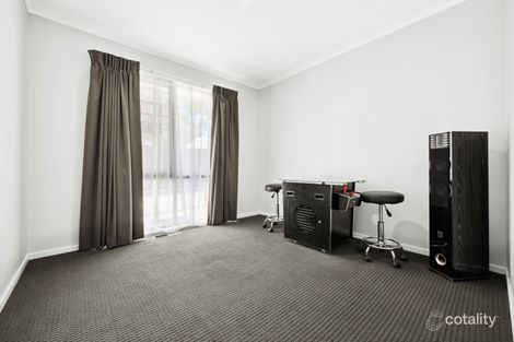 Property photo of 18 Dunrossil Drive Sunbury VIC 3429
