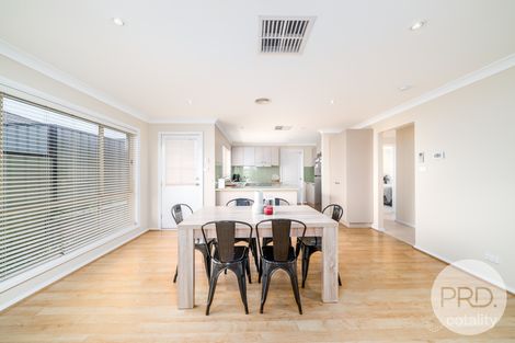 Property photo of 4/32 Avocet Drive Estella NSW 2650