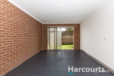 Property photo of 2/7-11 Kanooka Grove Doveton VIC 3177