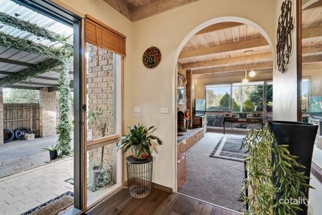 Property photo of 70 Marylyn Place Cranbourne VIC 3977
