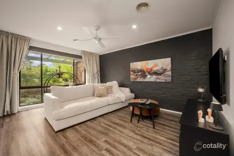 Property photo of 1/48 Dalley Crescent Latham ACT 2615